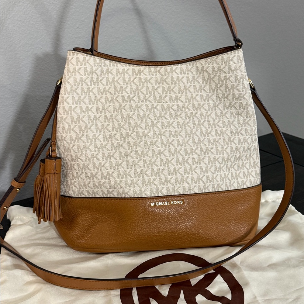 Michael Kors Two-Tone Signature Hobo in Vanilla and Acorn